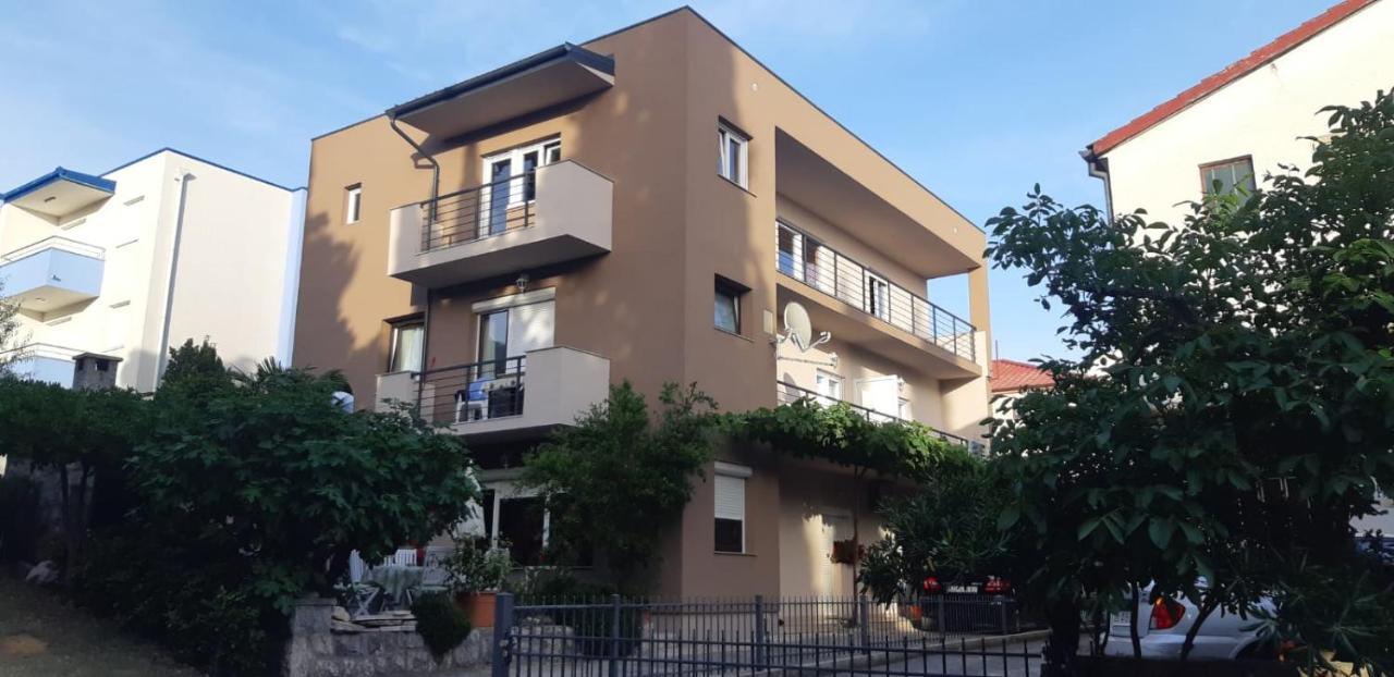 Apartmani Mille Starigrad Paklenica Exterior photo